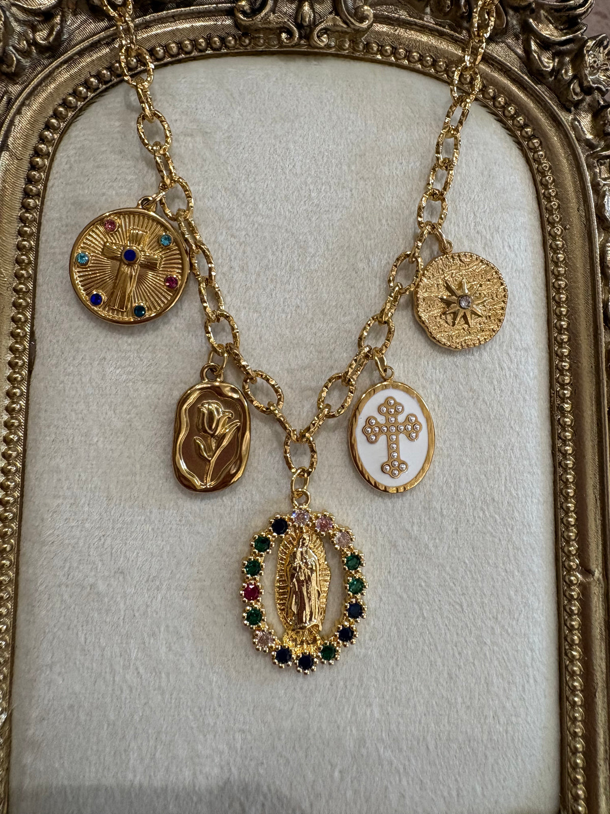 Collier Vierge colorée « Alba » 💖